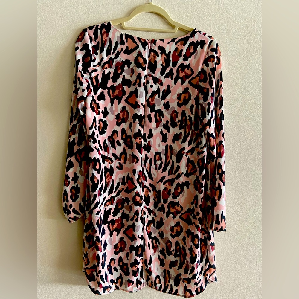 Animal print in elegant silk like fabric knee length dress!